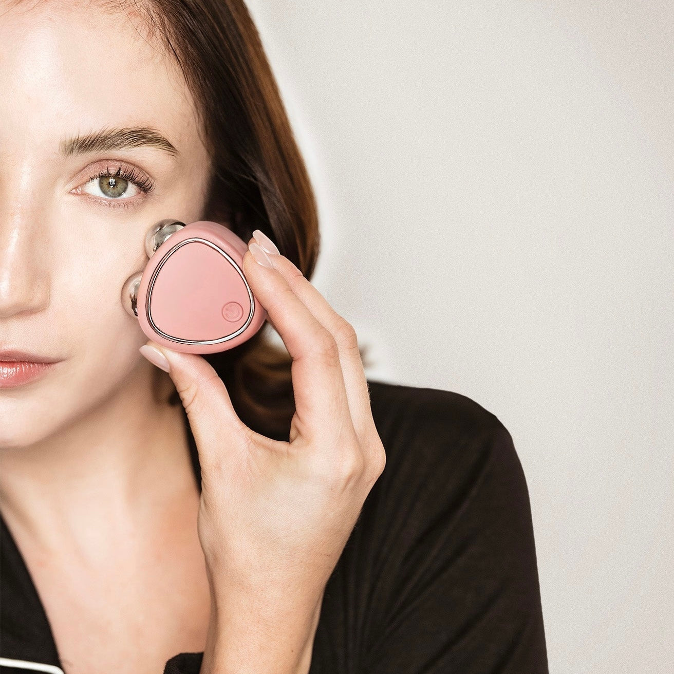 LUMINA™ – Masajeador Facial de Microcorriente